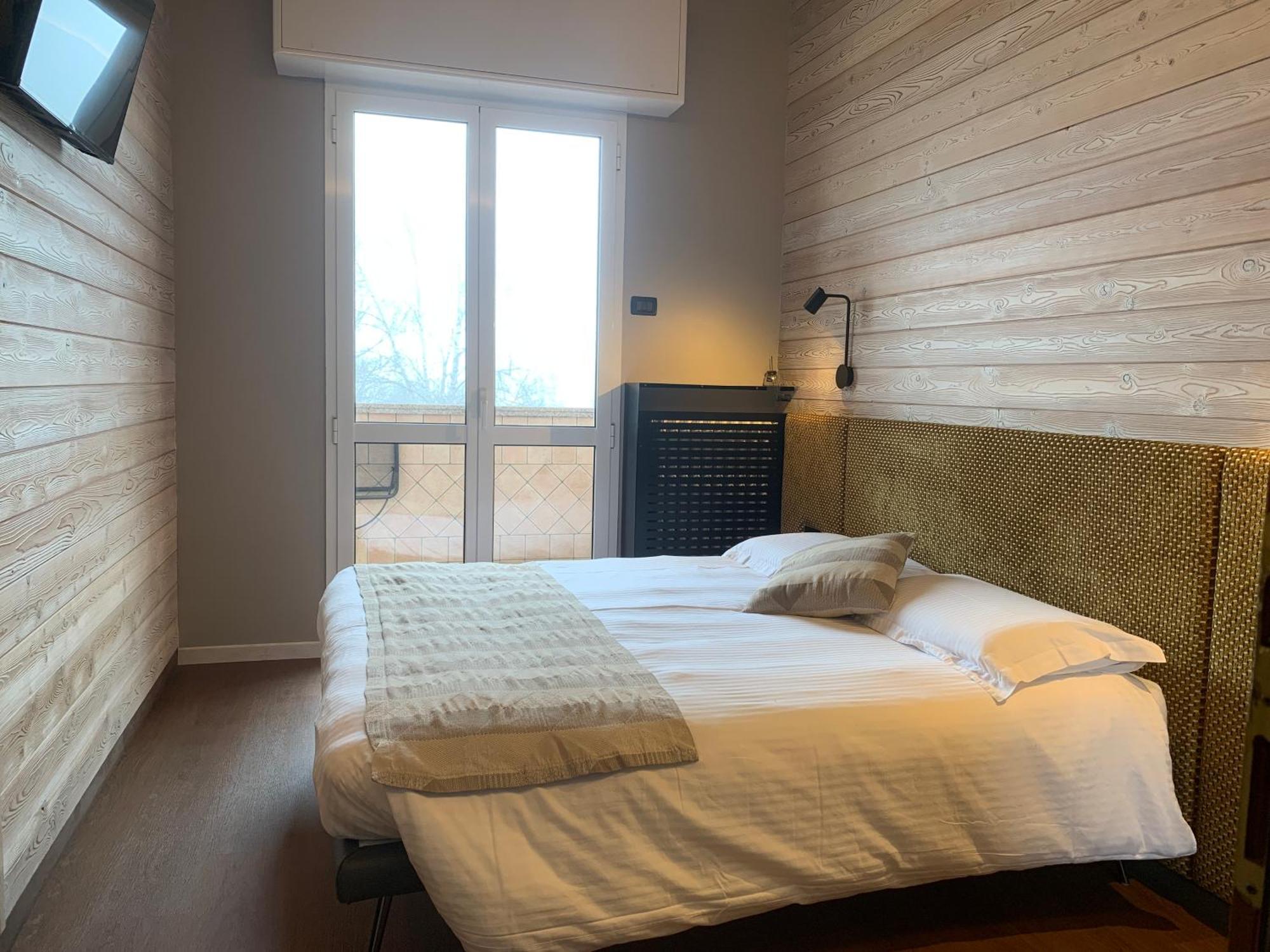 Albergo Moderno & Spa Fuipiano Valle Imagna Exterior photo