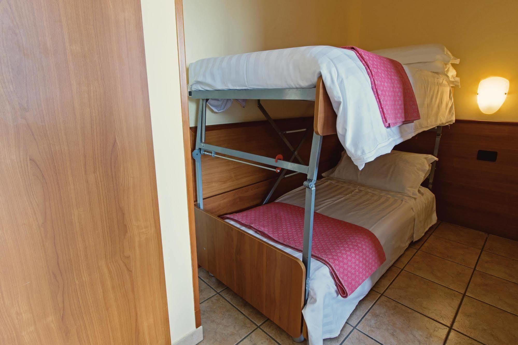 Albergo Moderno & Spa Fuipiano Valle Imagna Exterior photo