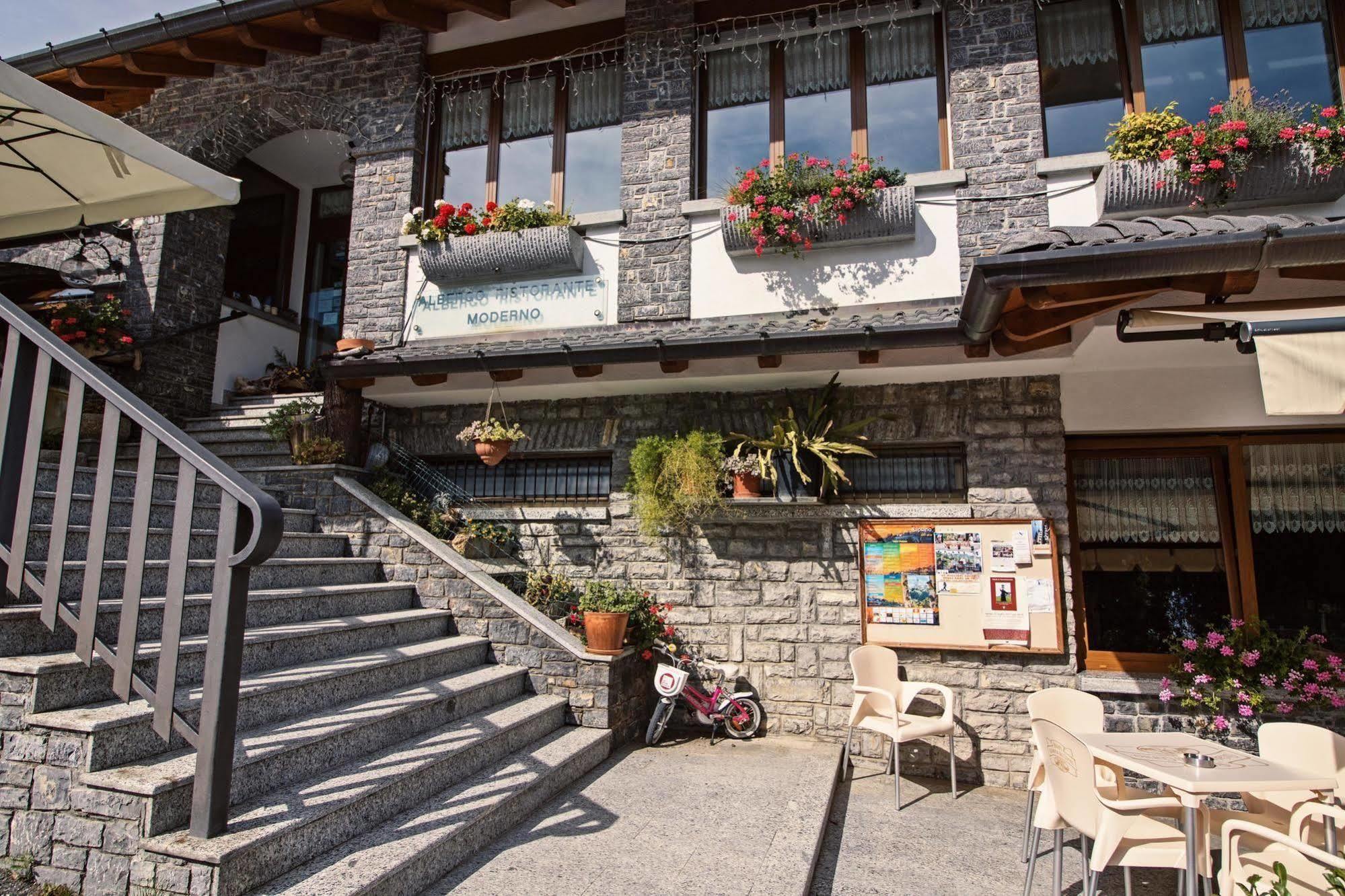 Albergo Moderno & Spa Fuipiano Valle Imagna Exterior photo